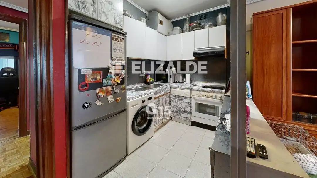 Cuina de Pis en venda en Donostia - San Sebastián  amb Calefacció, Traster i Balcó