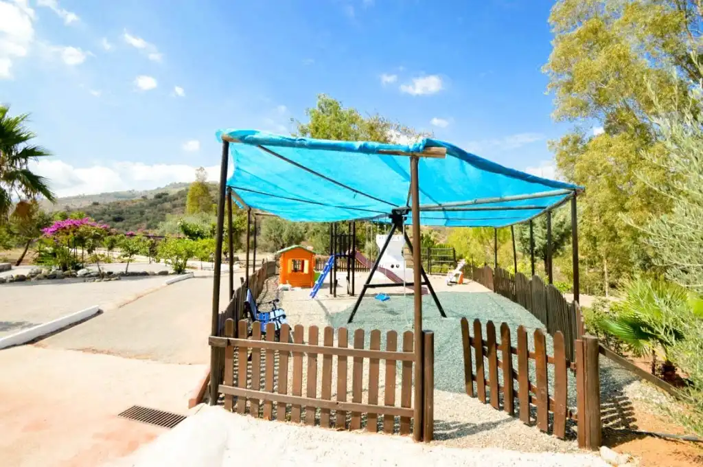 Casa rústica con piscina en venta en Guaro, imagen 25