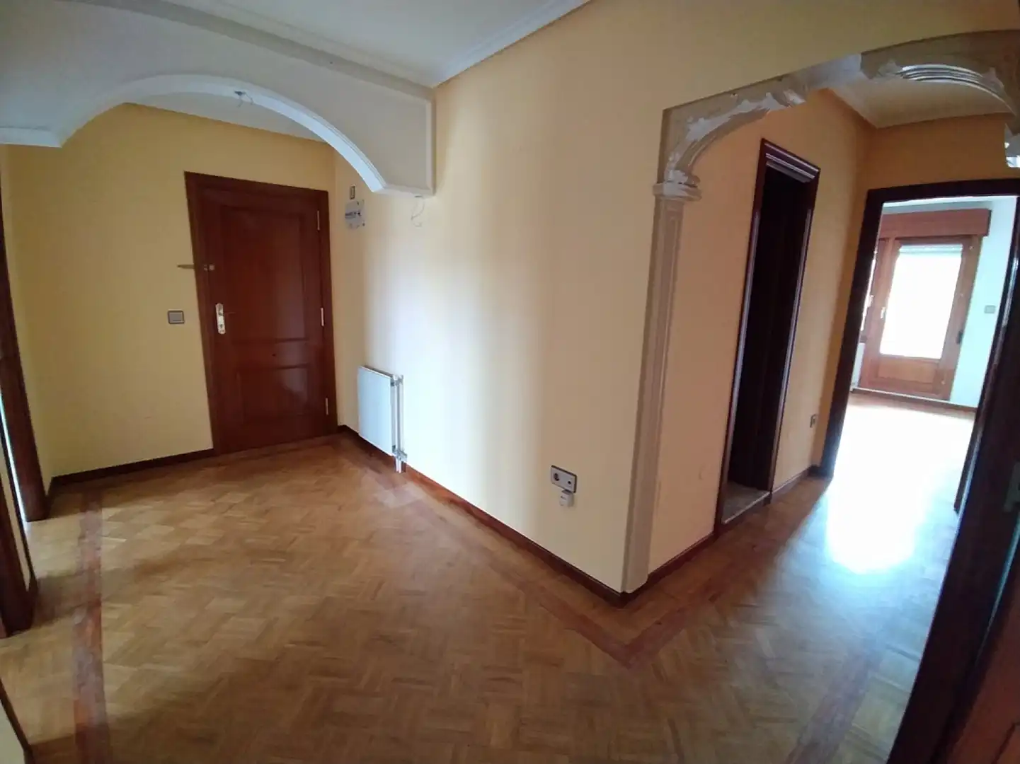 Piso en venta en Avilés con Calefacción, Parquet y Terraza
