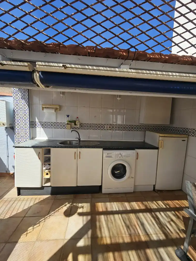 Cuina de Casa o xalet de lloguer en Cartagena amb Jardí privat, Moblat i Forn