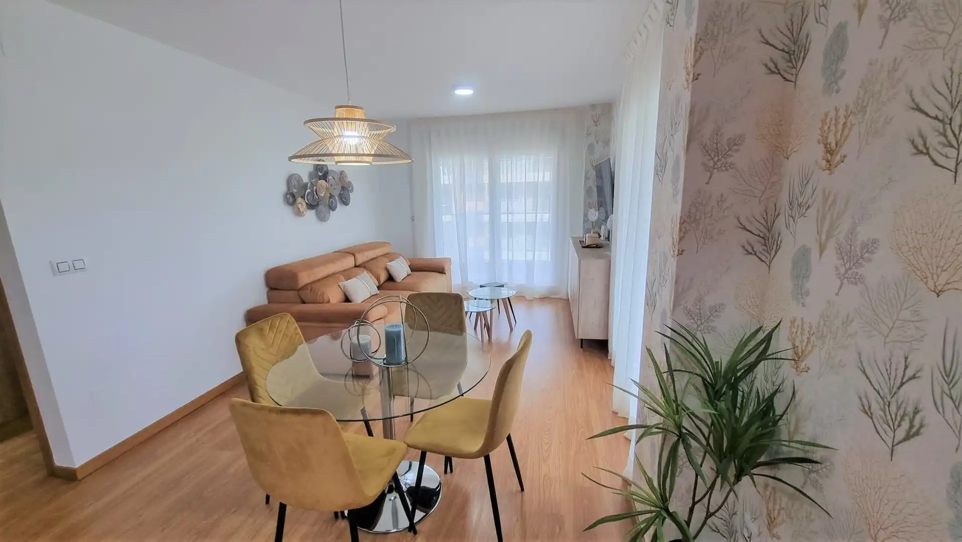 Sala de estar de Piso de alquiler en Cangas  con Aire acondicionado, Calefacción y Parquet