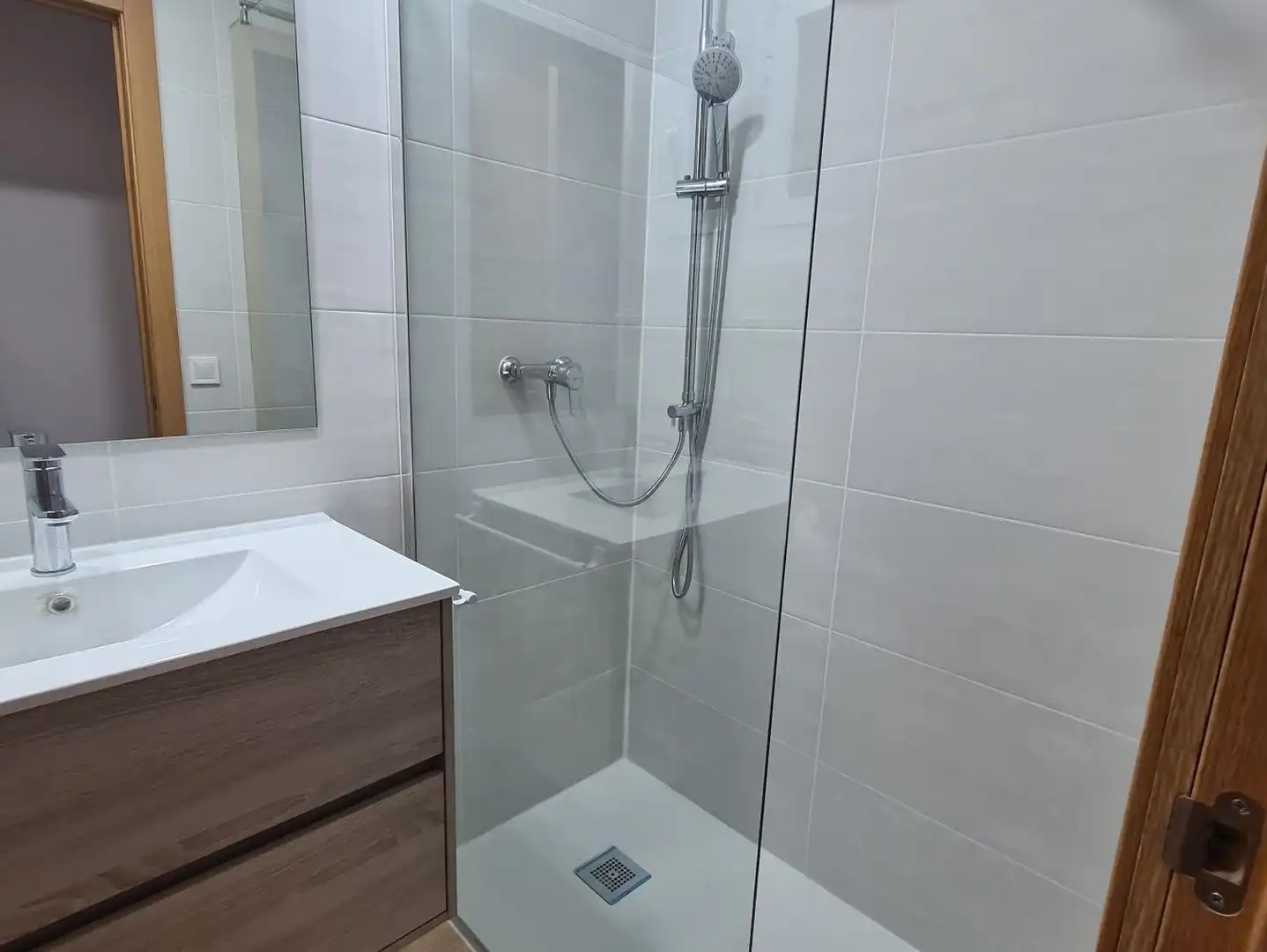 Attic for rent in Foners