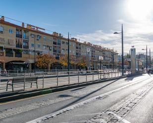 Vista exterior de Local en venda en  Granada Capital amb Aire condicionat