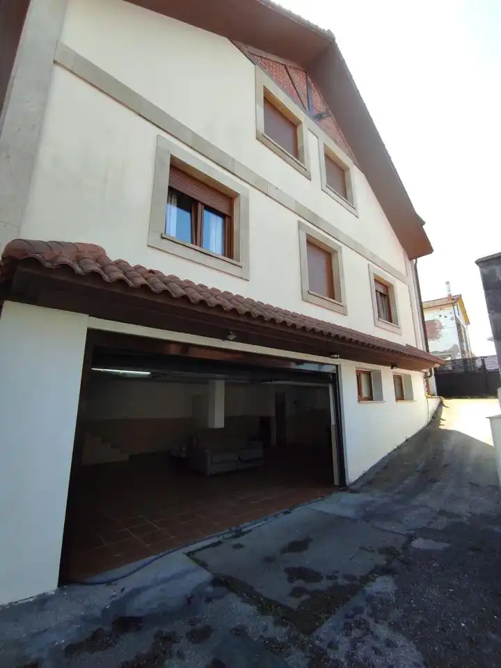 Vista exterior de Casa o chalet en venta en Marina de Cudeyo con Calefacción, Jardín privado y Parquet