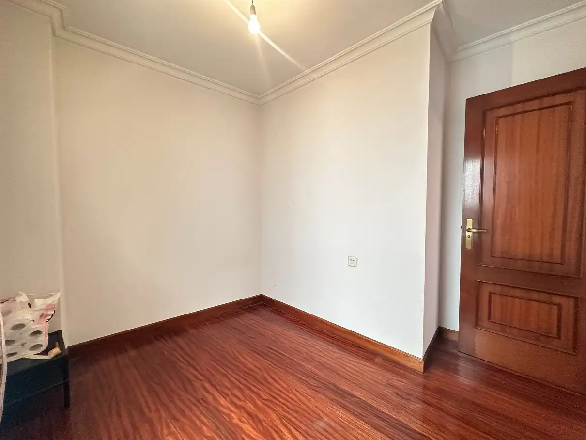 Bedroom of Flat for sale in Santiago de Compostela   with Heating