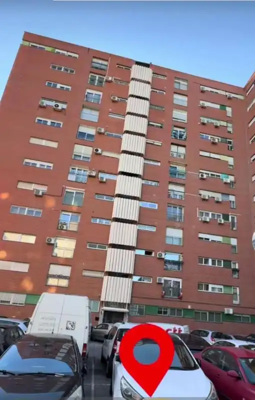 Vista exterior de Pis en venda en Alcalá de Henares amb Calefacció