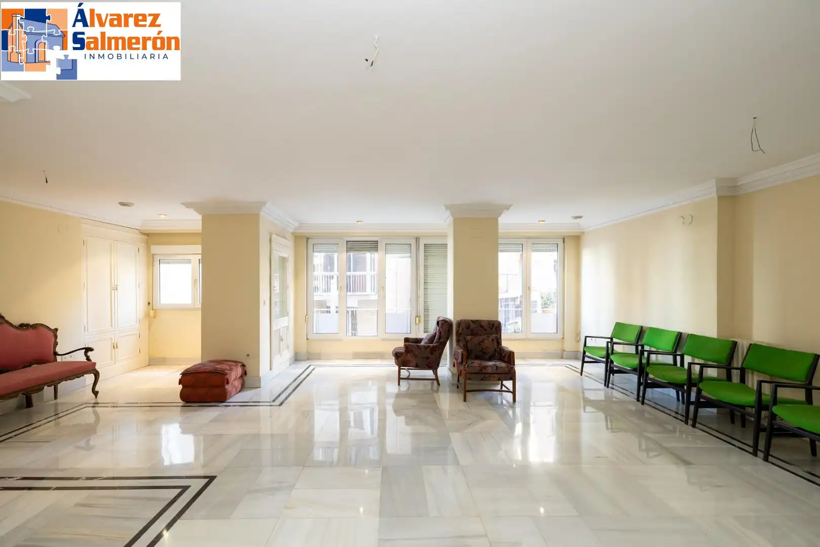 Flat for sale in Granada