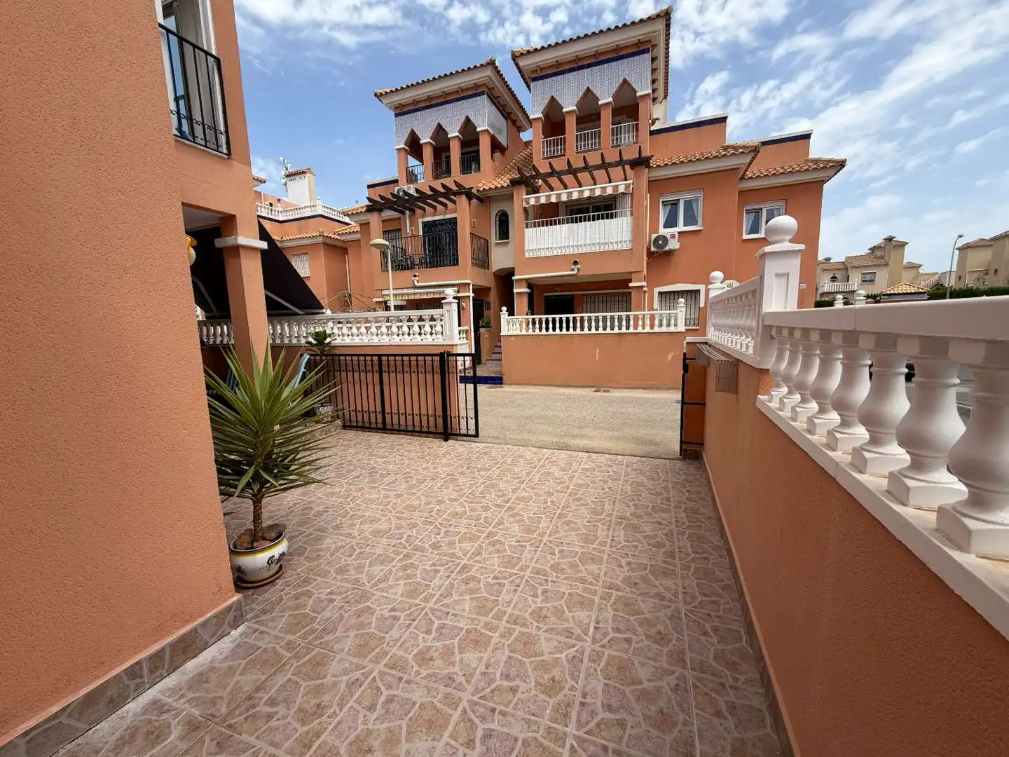 Terrasse von Wohnungen zum Verkauf in Orihuela mit Klimaanlage, Schwimmbad und Möbliert