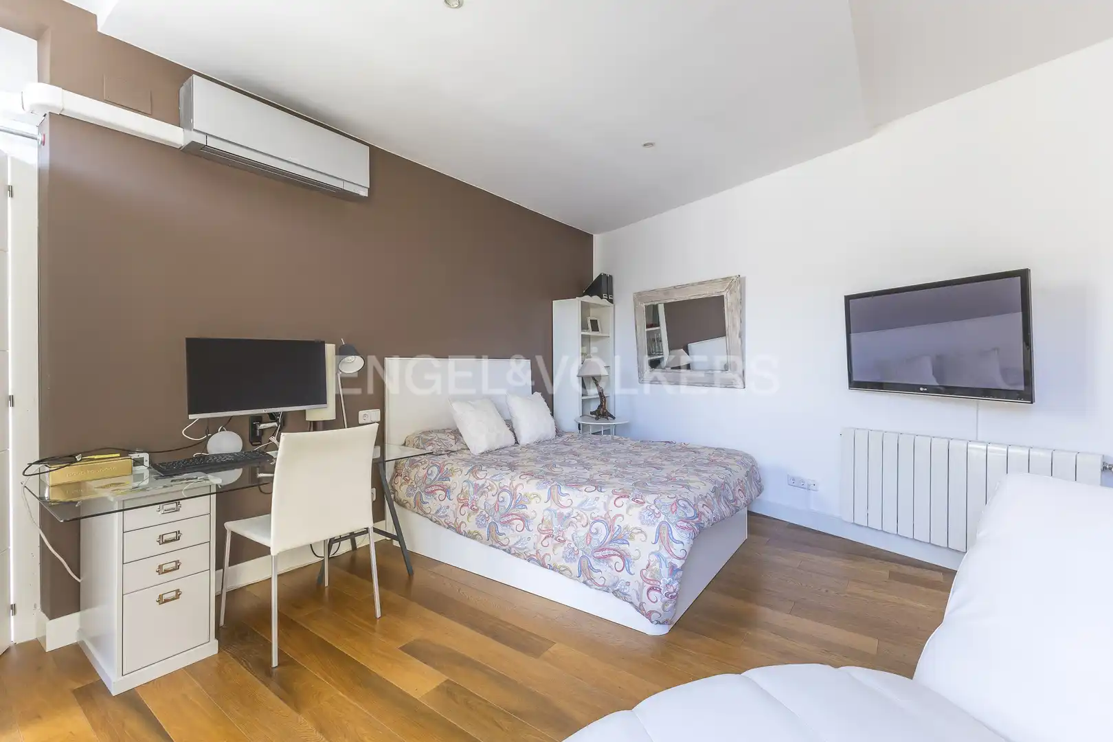 Bedroom of Flat for rent in Madrid  with Air Conditioner and Heating