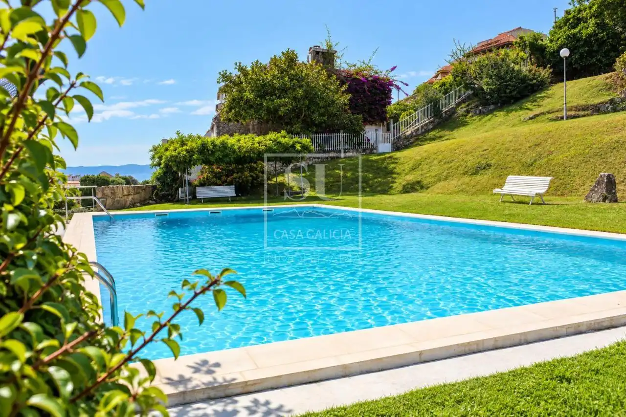 Piscina de Casa adosada en venda en Baiona amb Calefacció, Jardí privat i Terrassa