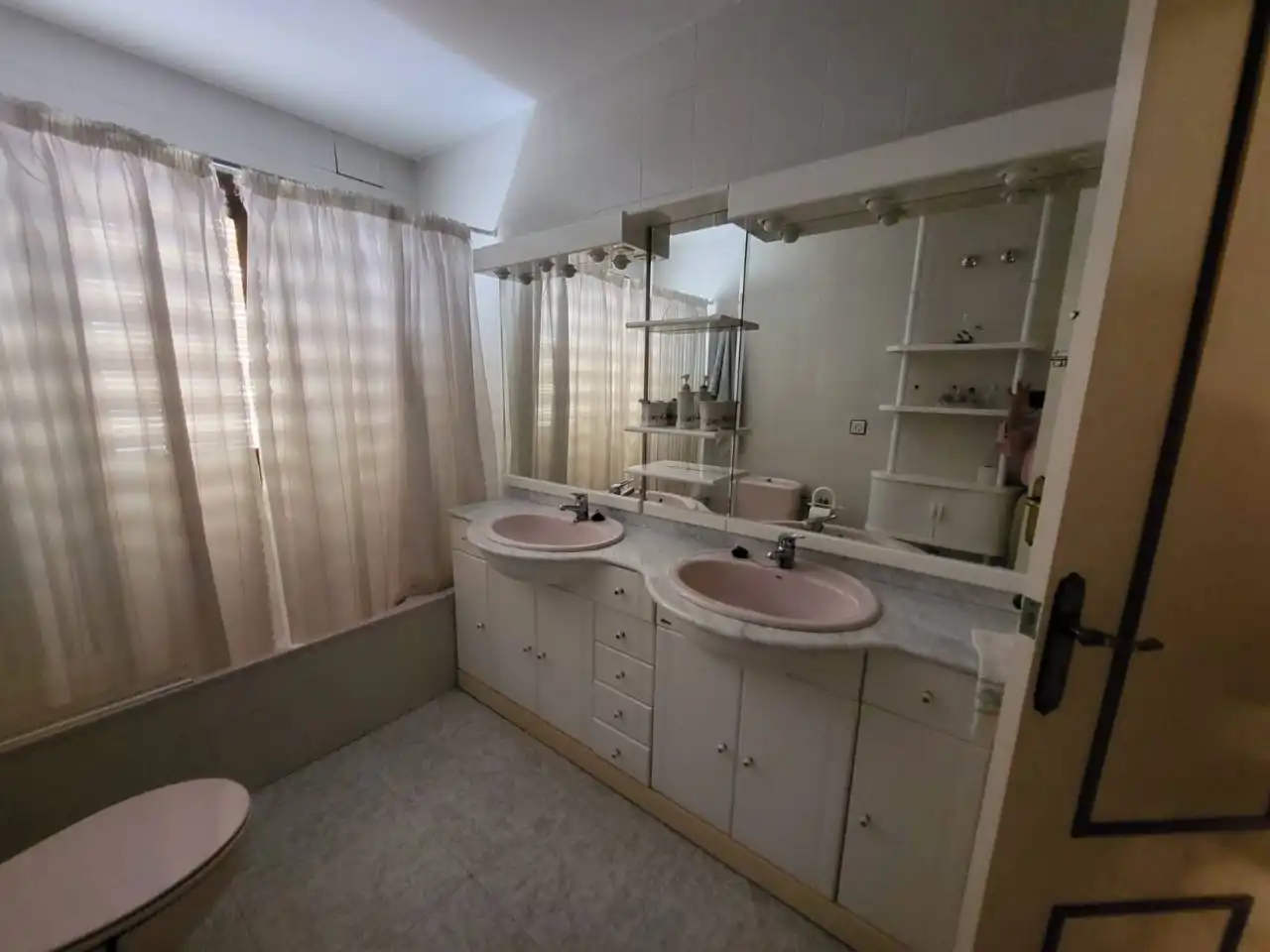 Bany de Casa o xalet en venda en Baza amb Terrassa i Moblat
