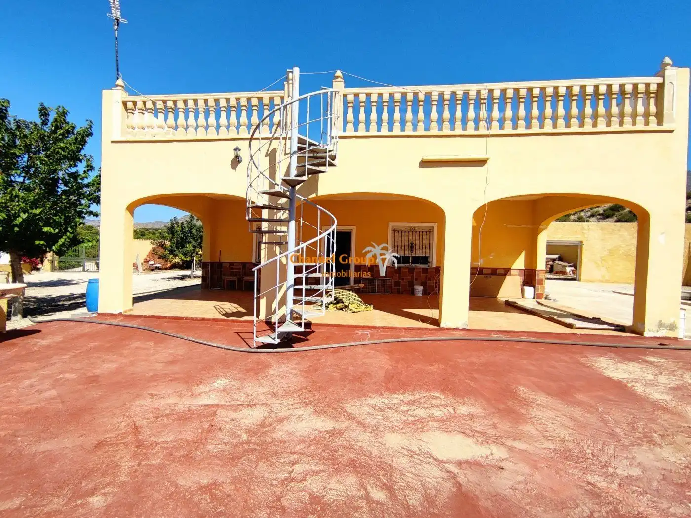 Vista exterior de Casa o xalet en venda en Crevillent amb Traster i Piscina