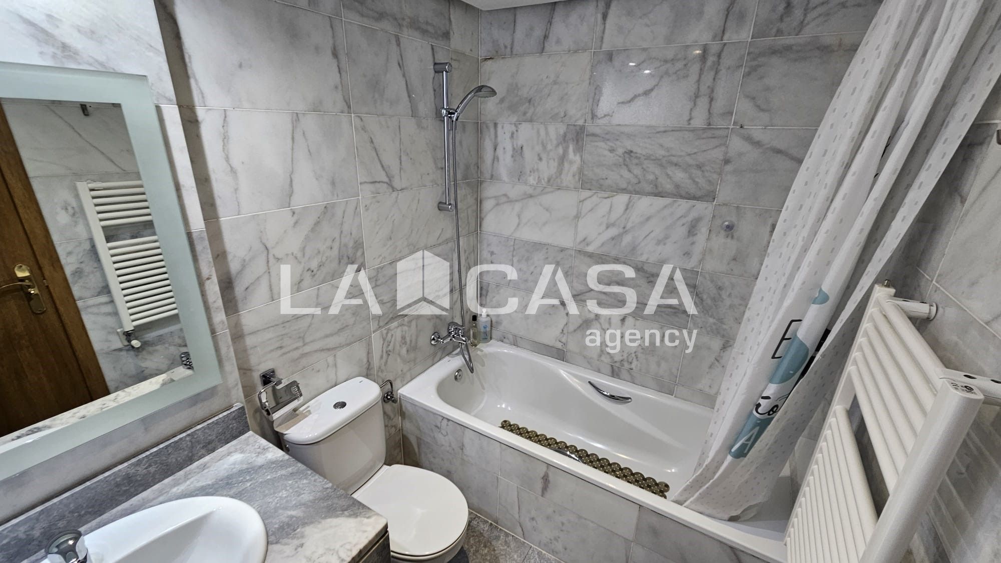 Bathroom of Flat for sale in Barberà del Vallès  with Heating, Storage room and Swimming Pool