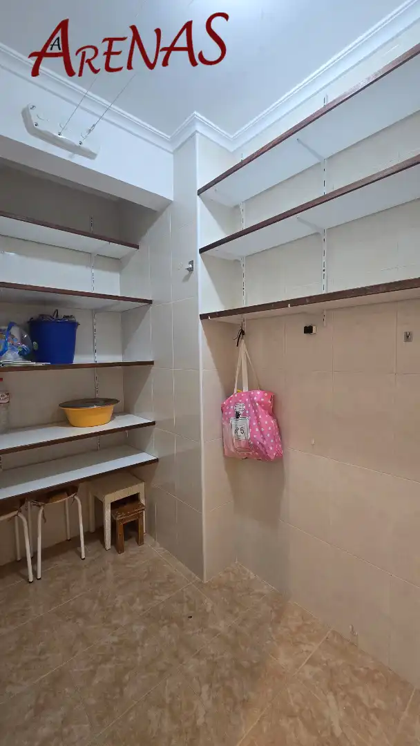 Küche von Wohnung zum Verkauf in Laredo mit Heizung, Parkett und Möbliert