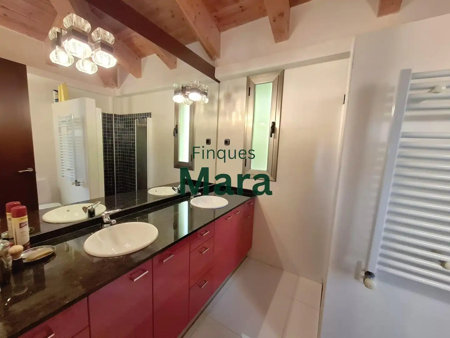 Baño de Casa o chalet en venta en Sant Boi de Llobregat con Aire acondicionado, Calefacción y Jardín privado