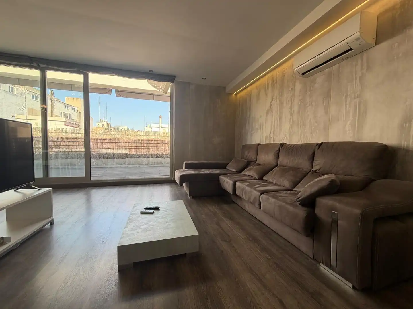 Sala de estar de Ático en venta en Elche / Elx con Aire acondicionado, Terraza y Amueblado