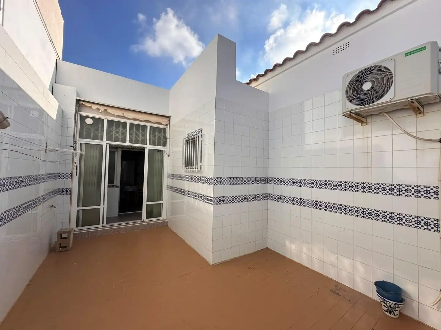 Vista exterior de Casa adosada en venta en La Unión ciudad