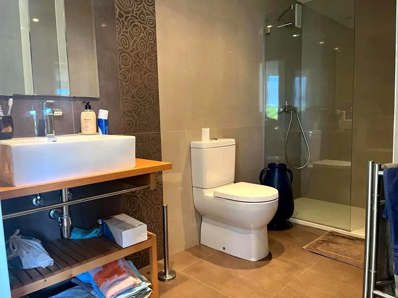 Baño de Ático en venta en Benidorm con Aire acondicionado, Terraza y Piscina comunitaria