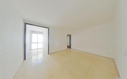Sala d'estar de Pis en venda en Sant Boi de Llobregat amb Calefacció i Terrassa