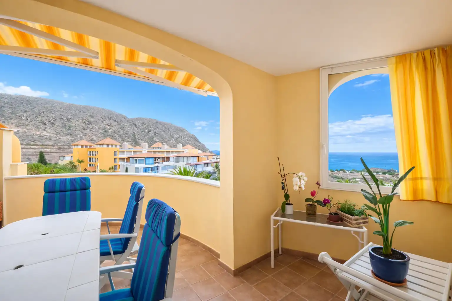Habitación de Apartamento en venta en Arona con Terraza, Amueblado y Horno