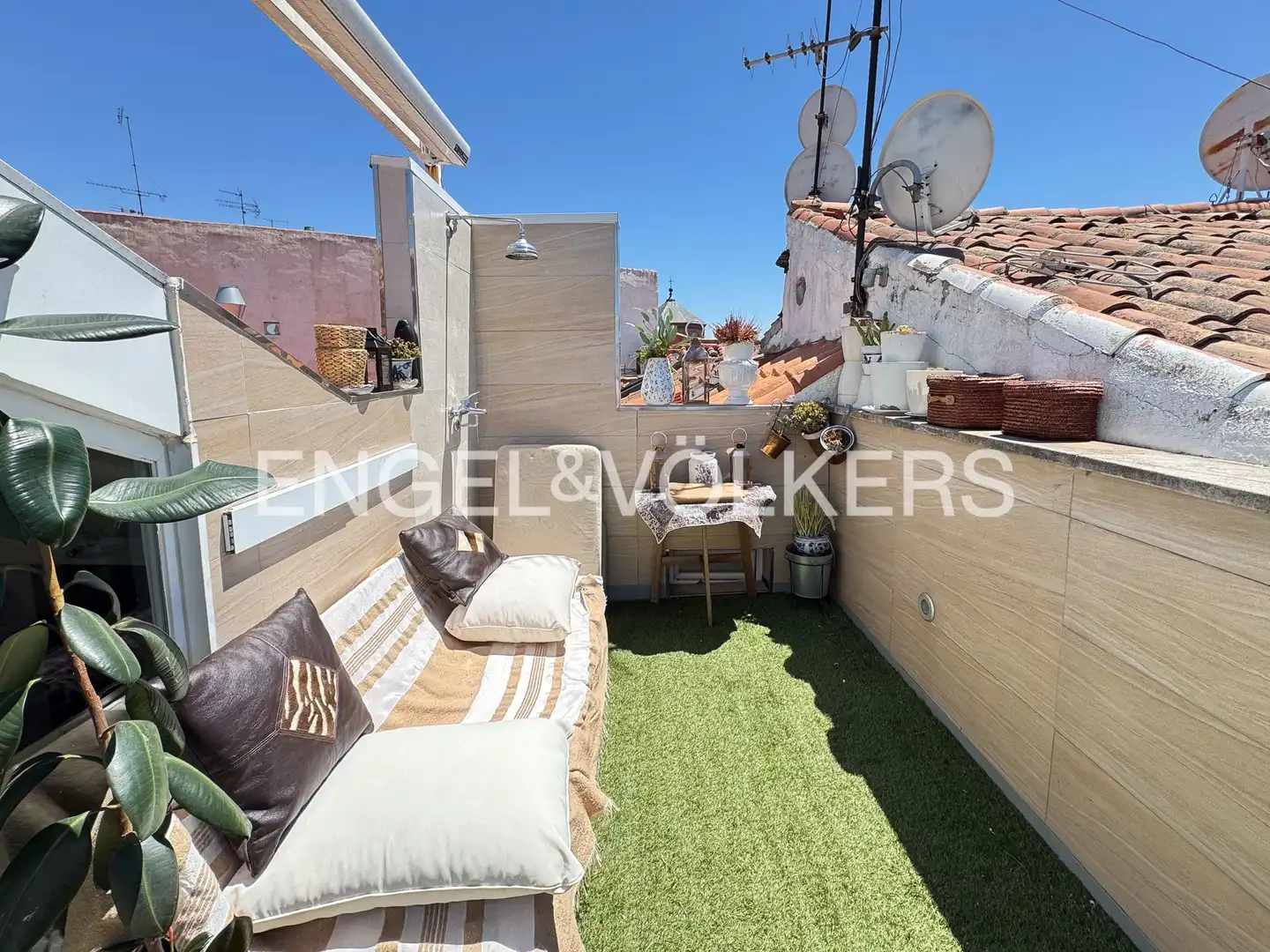 Balcony of Flat for rent in Madrid  with Air Conditioner, Heating and Terrace