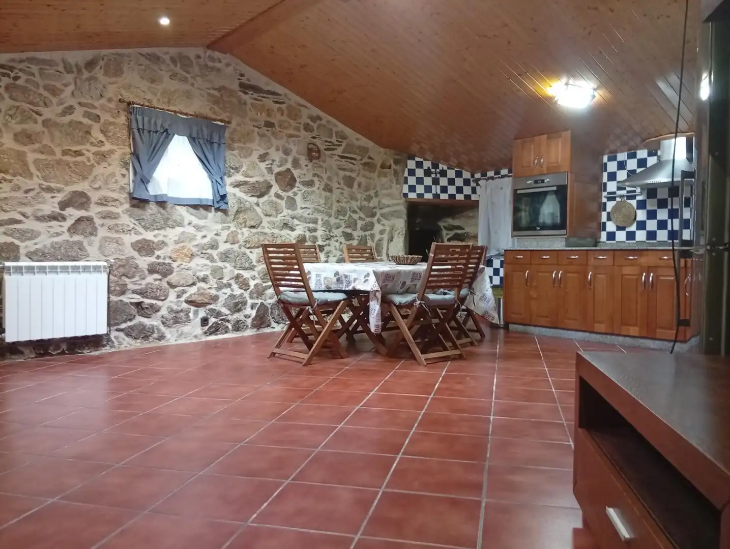 Cuina de Casa o xalet en venda en Cabanas amb Calefacció, Jardí privat i Traster
