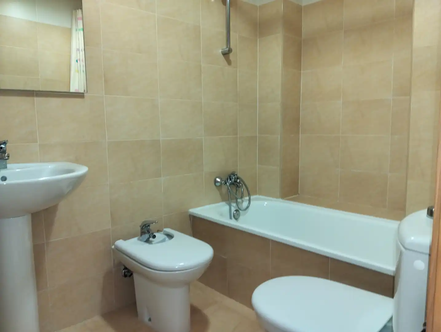 Badezimmer von Wohnung zum Verkauf in La Manga del Mar Menor mit Klimaanlage, Heizung und Privatgarten