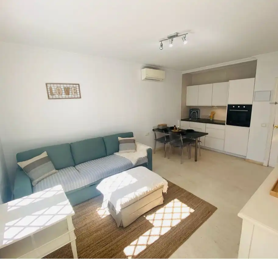 Sala d'estar de Pis en venda en Sotogrande amb Jardí privat, Traster i Piscina