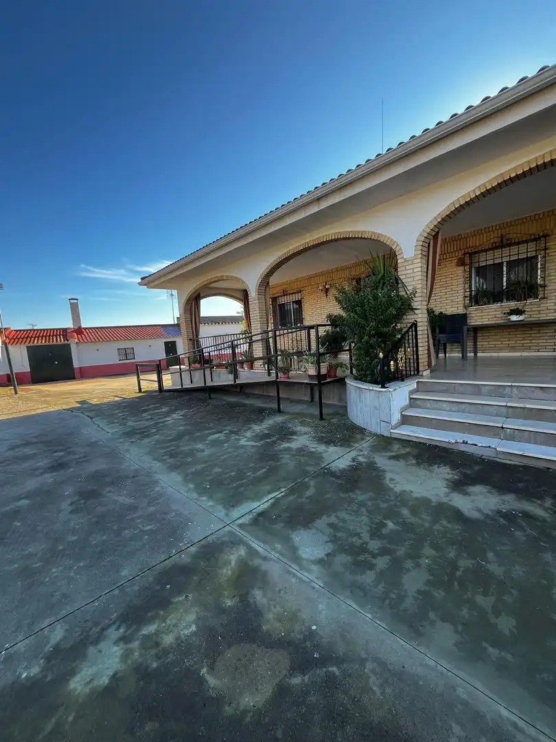Villa con piscina in vendita a Periurbano Oeste - Sierra, imagen 2