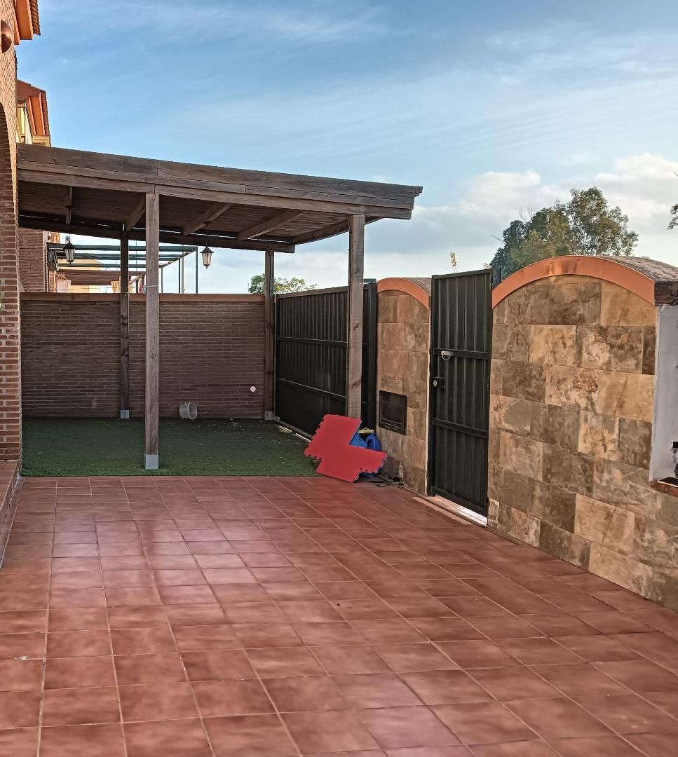 Terrace of Single-family semi-detached to rent in Mairena del Alcor  with Terrace