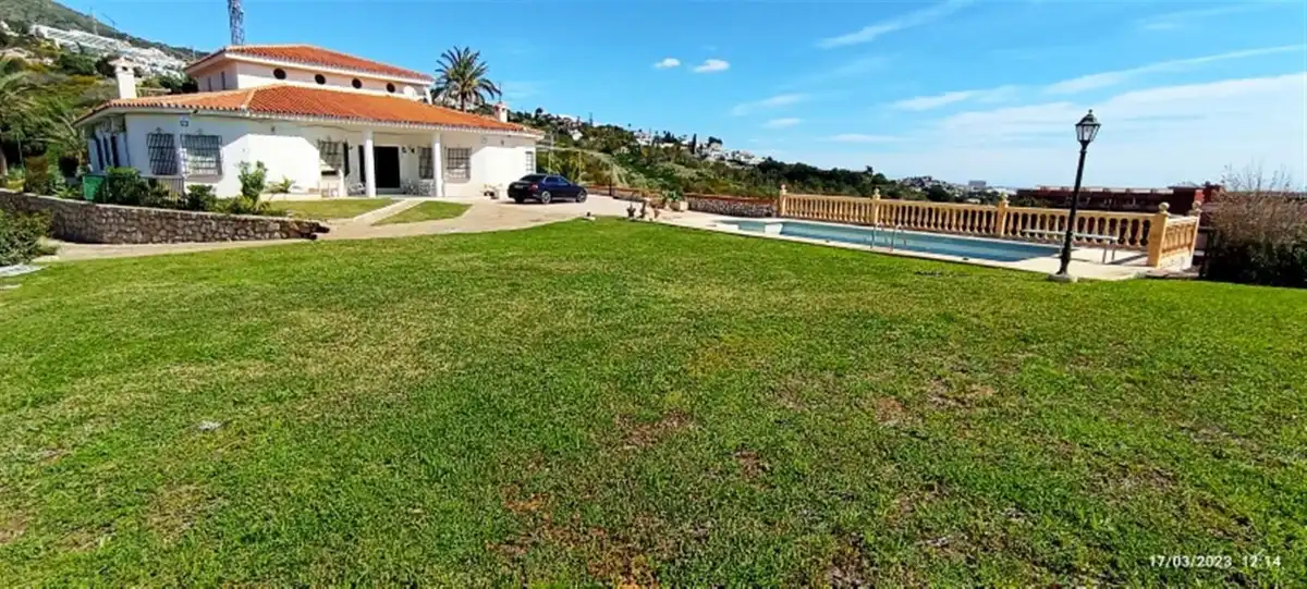 Exterior view of Houses for sale in Benalmádena  with Swimming Pool