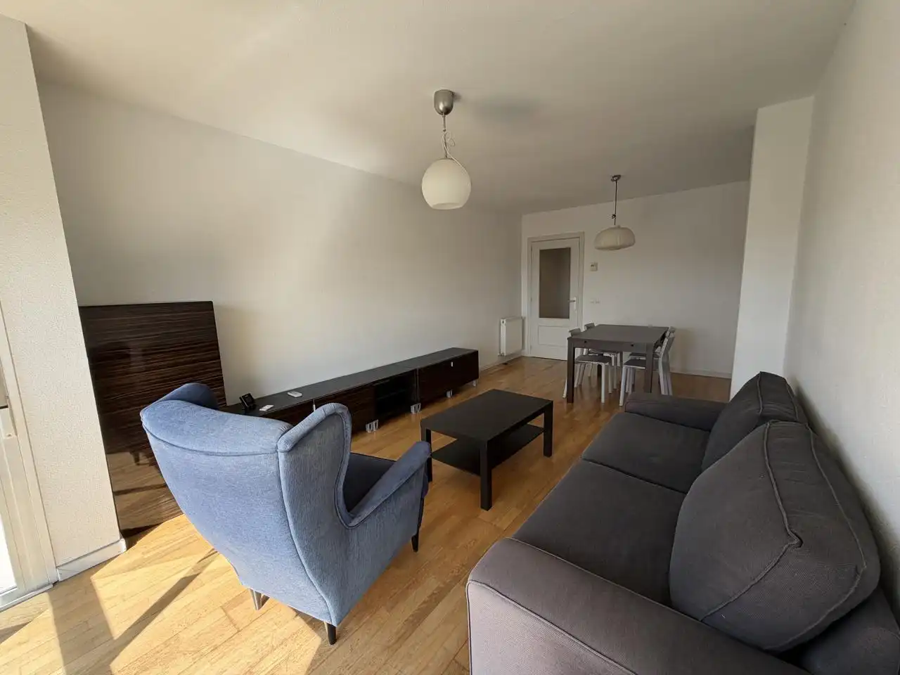 Sala de estar de Piso de alquiler en  Madrid Capital con Calefacción, Amueblado y Piscina comunitaria