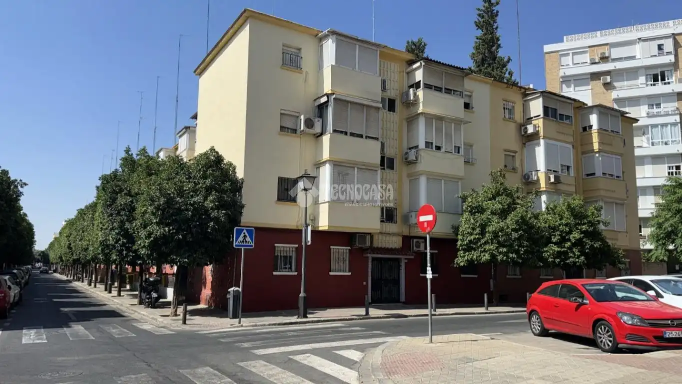 Exterior view of Flat for sale in Sevilla