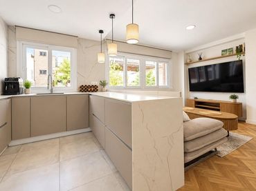 Appartamento con balcone in vendita a Tetuán