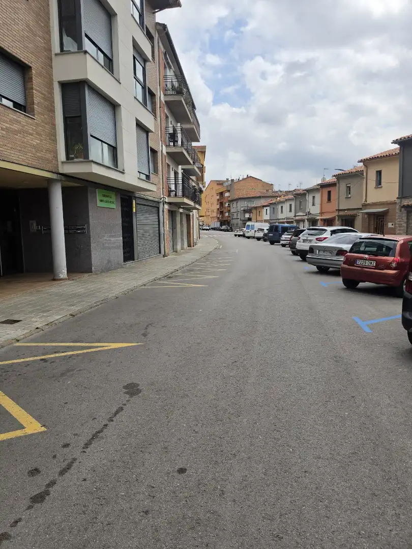 Parkplatz von Geschaftsraum zur Miete in Torelló