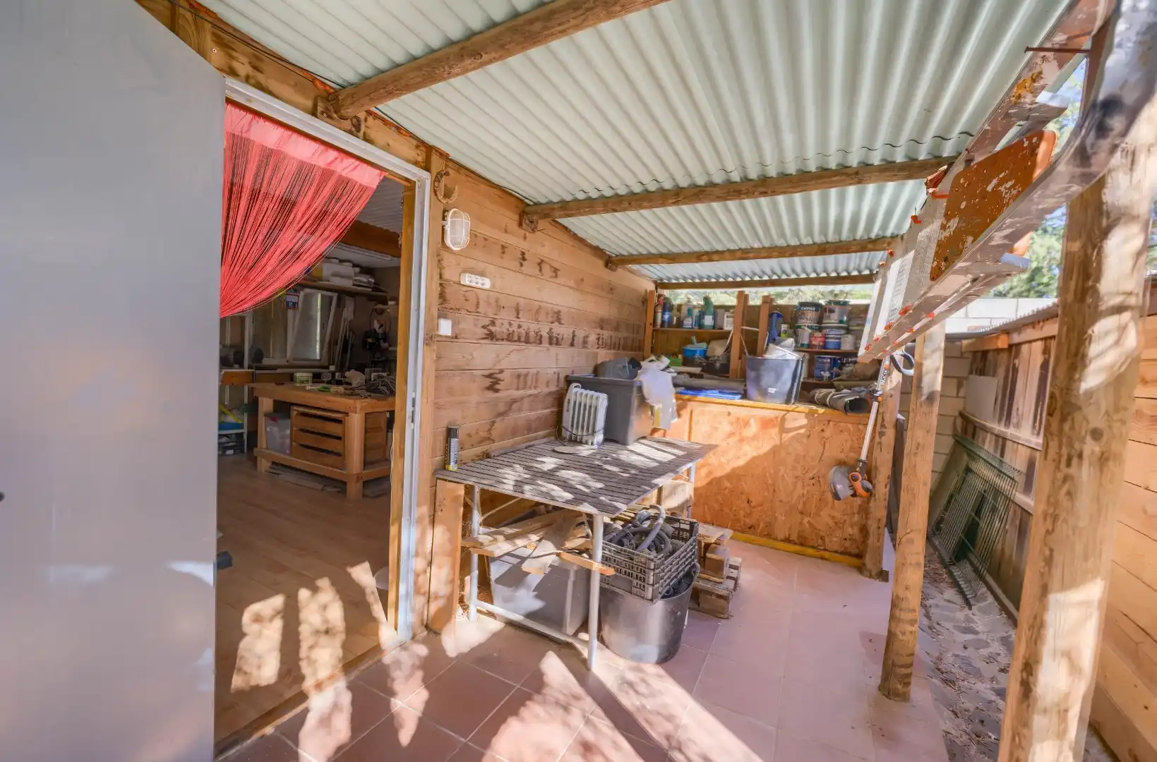 Cocina de Casa o chalet en venta en Sanlúcar la Mayor con Aire acondicionado, Jardín privado y Trastero