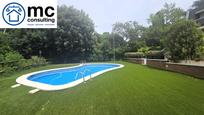 Piscina de Casa adosada en venda en L'Ametlla del Vallès amb Aire condicionat, Calefacció i Terrassa
