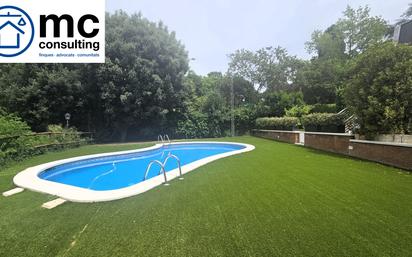Swimming pool of Single-family semi-detached for sale in L'Ametlla del Vallès  with Air Conditioner, Heating and Terrace