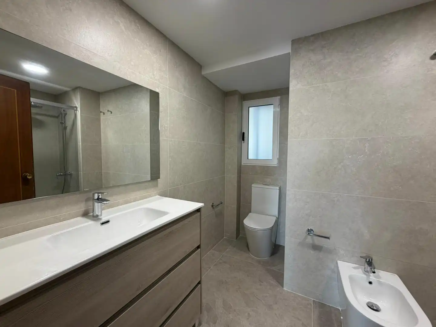Flat for rent in Avenida AL VEDAT, Centro - Casco antiguo