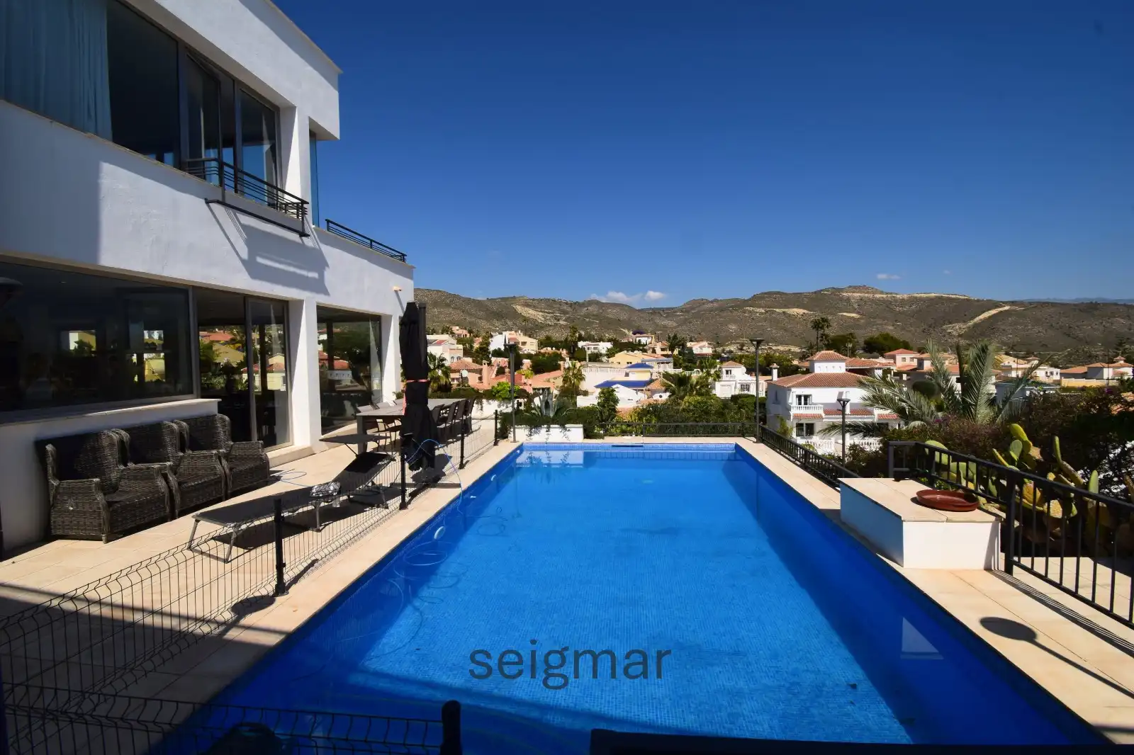 Houses for sale in Pueblo Acantilado - Lanuza