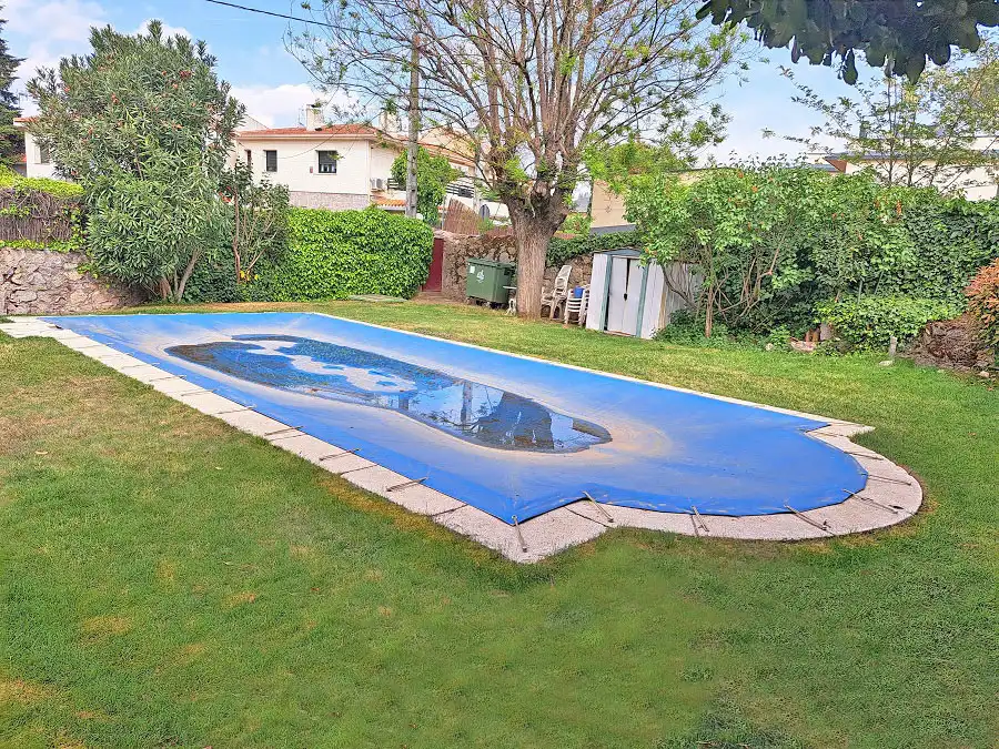Piscina de Casa adosada en venda en Torrelodones amb Calefacció, Jardí privat i Parquet