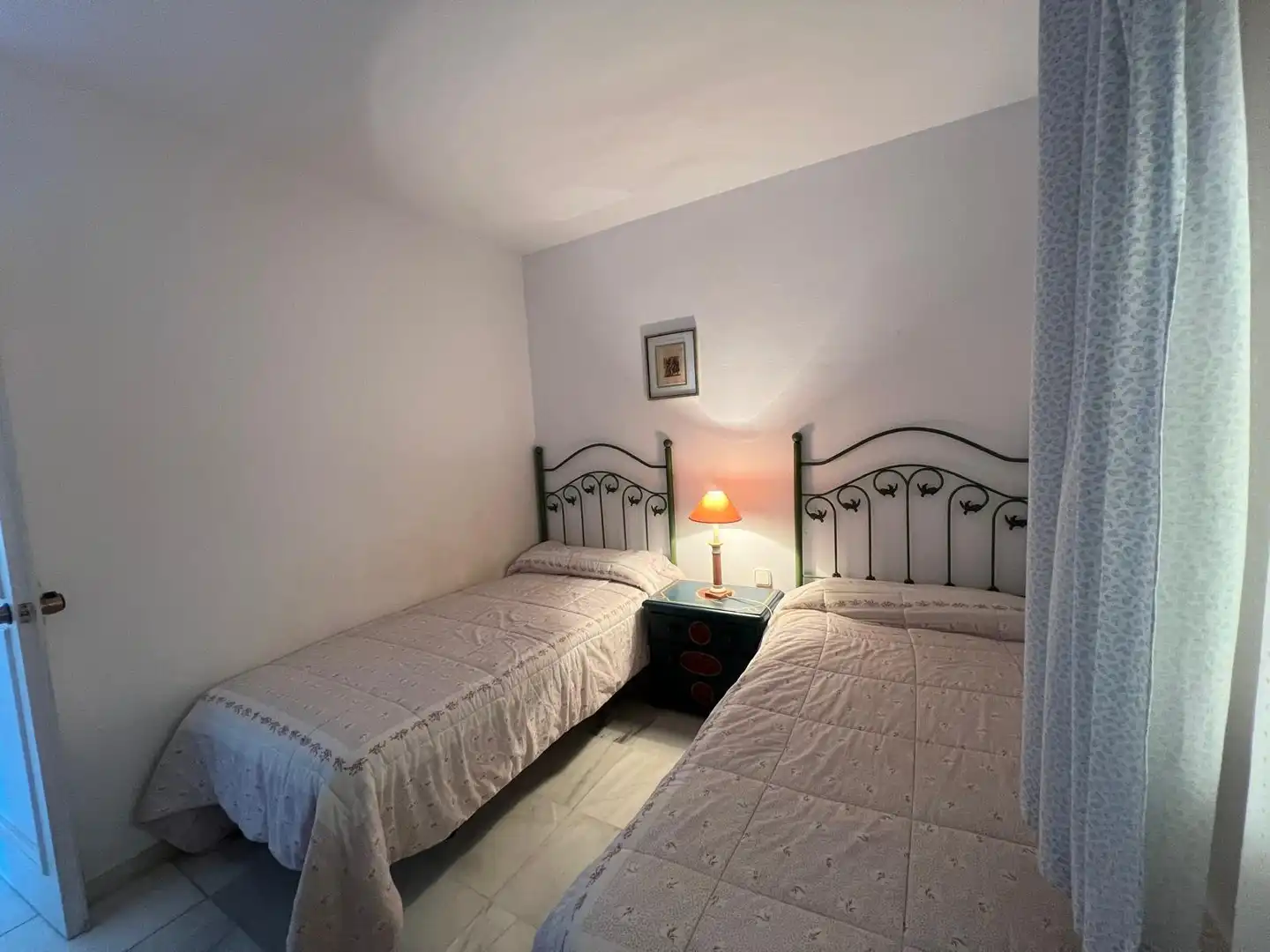 Bedroom of Flat for rent in Nueva Andalucía