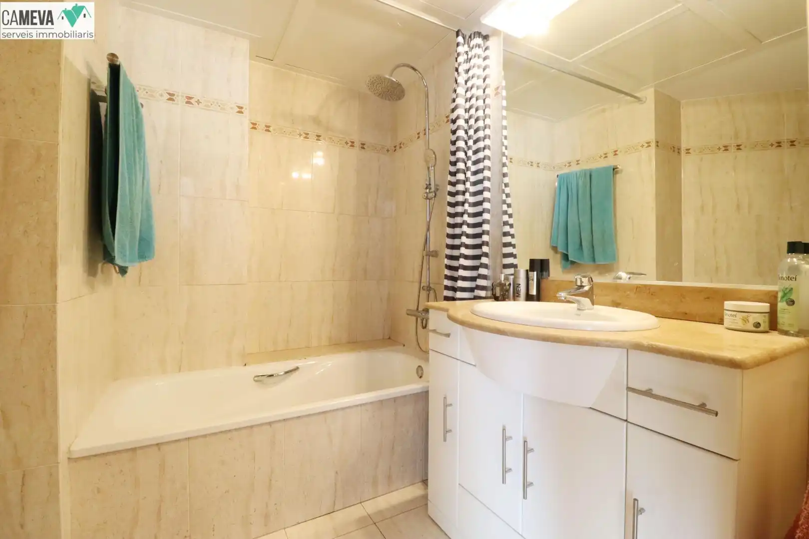 Baño de Piso en venta en Sabadell con Calefacción, Trastero y Amueblado