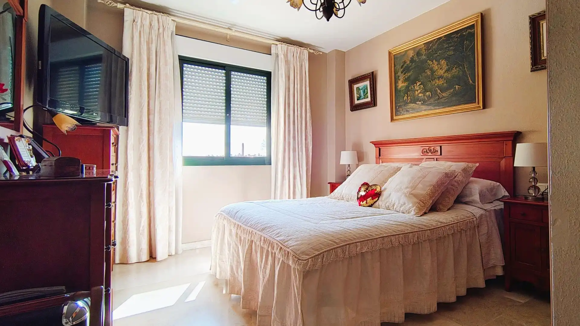 Habitación de Apartamento en venta en Marbella con Aire acondicionado, Terraza y Trastero