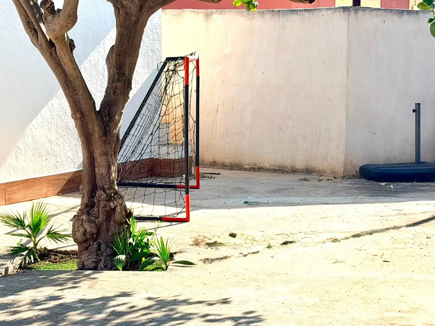 Vista exterior de Casa o xalet en venda en Cartagena amb Aire condicionat, Moblat i Alarma