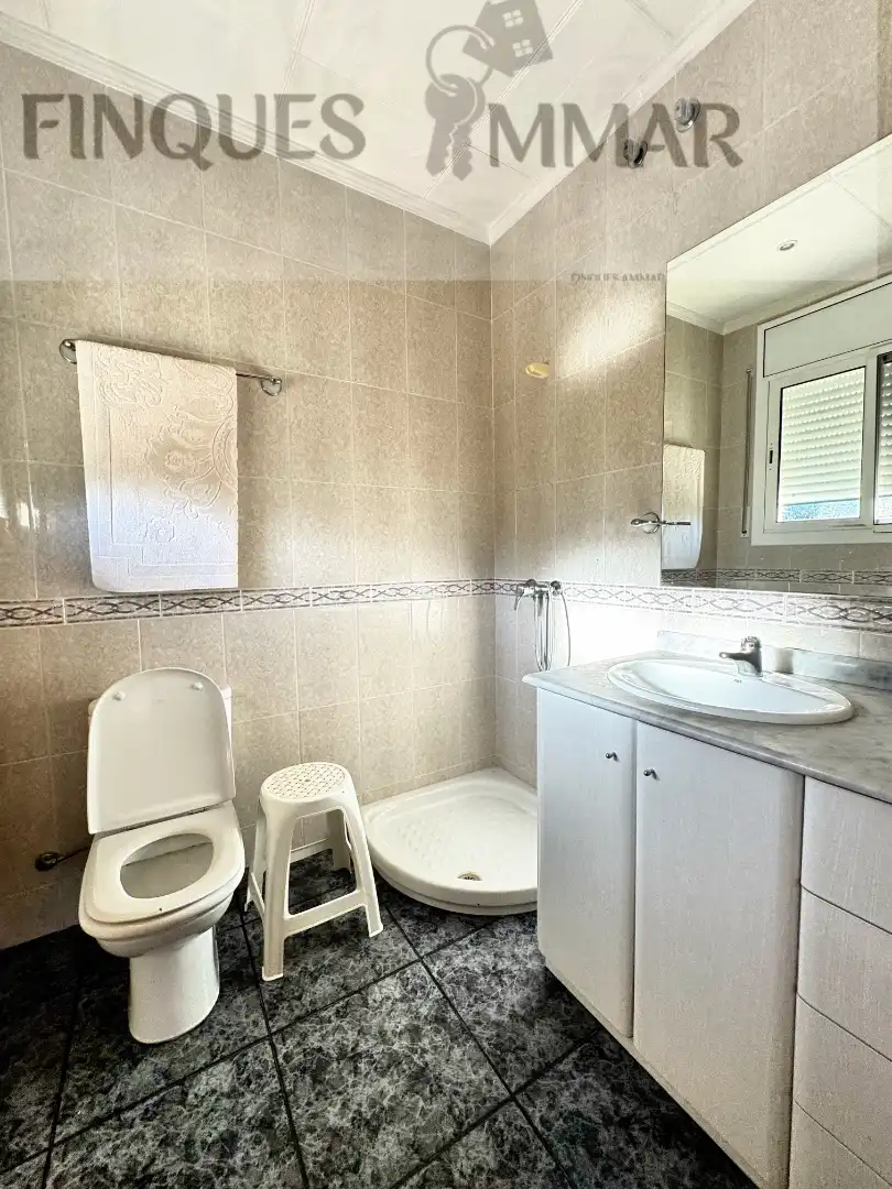 Badezimmer von Haus oder Chalet zum Verkauf in Massanes mit Klimaanlage, Heizung und Privatgarten