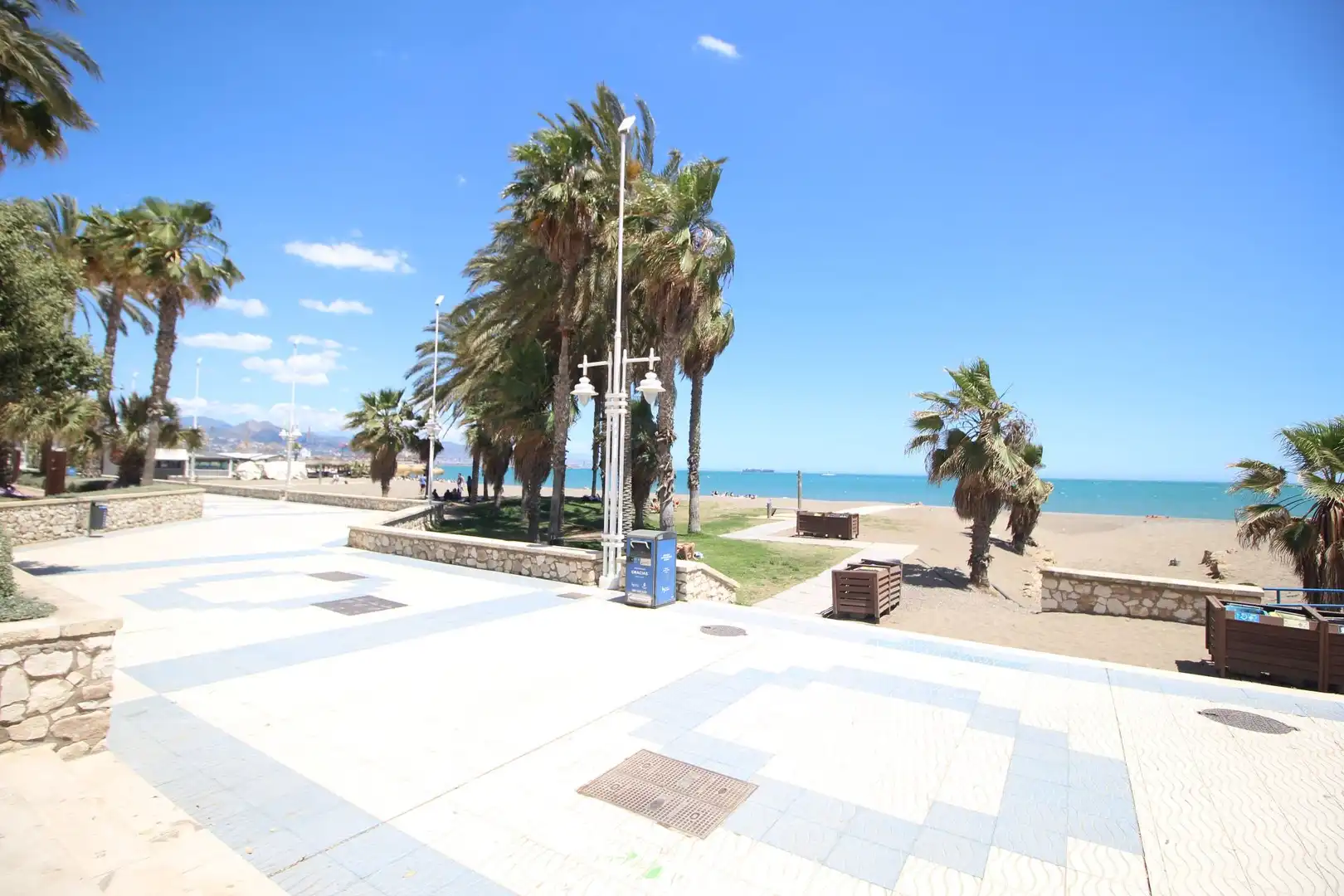 Außenansicht von Wohnung zur Miete in Málaga mit Klimaanlage, Heizung und Terrasse