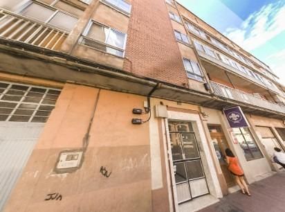 Vista exterior de Pis en venda en Valladolid Capital amb Terrassa i Balcó