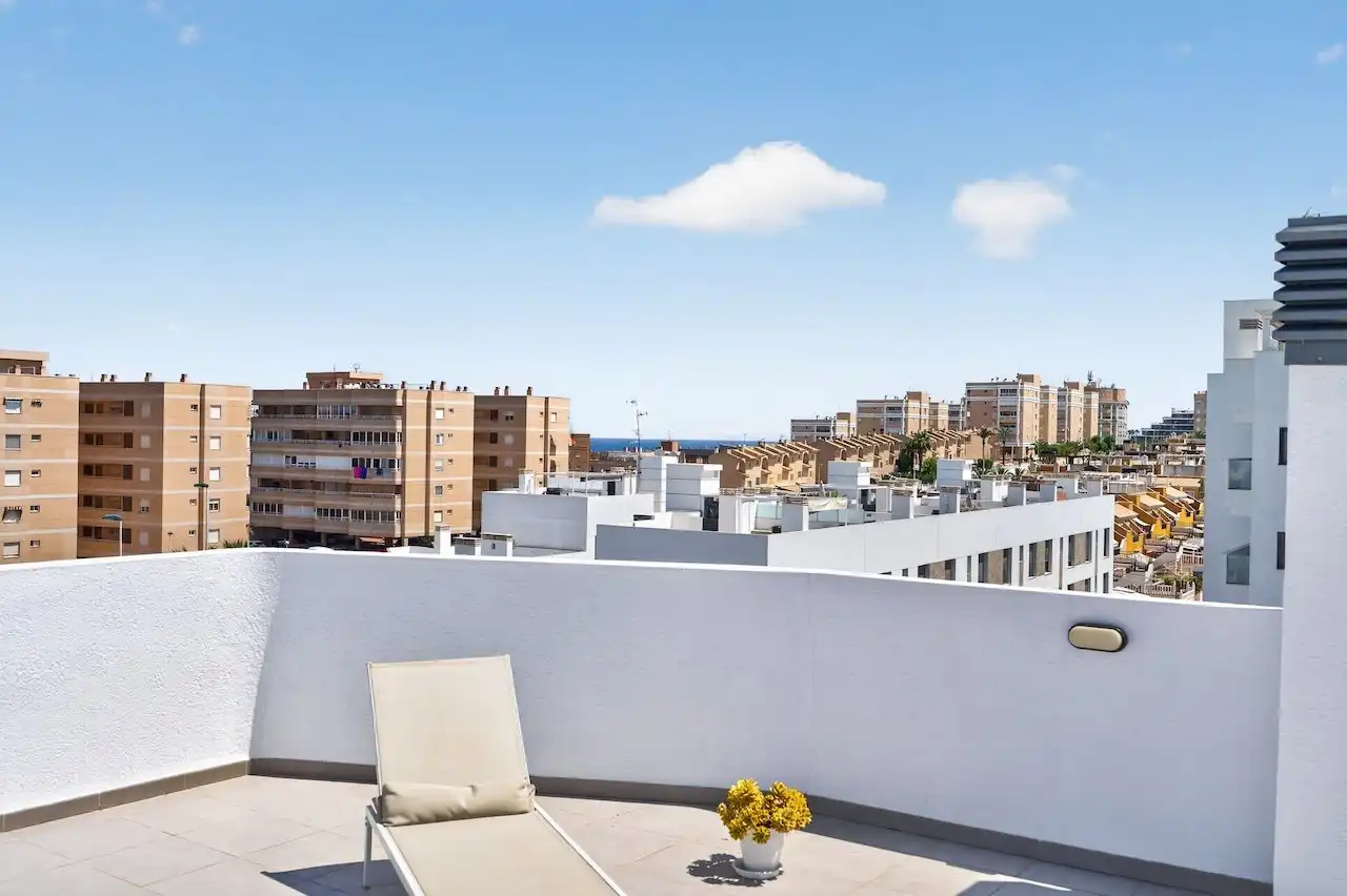 Terraza de Ático en venta en Elche / Elx con Aire acondicionado, Calefacción y Jardín privado