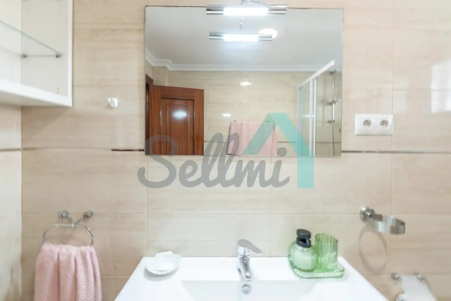 Badezimmer von Wohnung zur Miete in Oviedo  mit Heizung, Terrasse und Möbliert